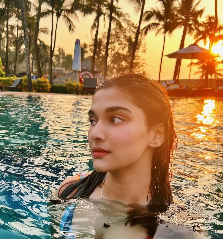 saieemanjrekar-lovely-cute-hot-photos